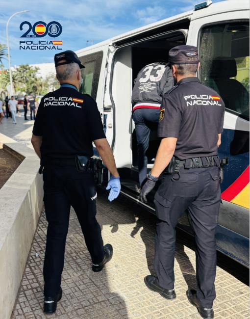 Hombre de 40 años y nacionalidad marroquí sobre el que pesaban cuatro órdenes internacionales de búsqueda y detención para extradición emitidas por Marruecos.