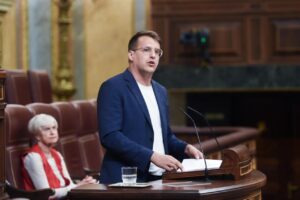 El diputado Jorge Pueyo hablando en el Congreso de los Diputados