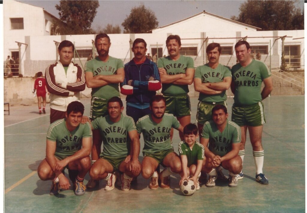 Equipo de fútbol de Joyería Caparrós en Melilla con Juan Moya