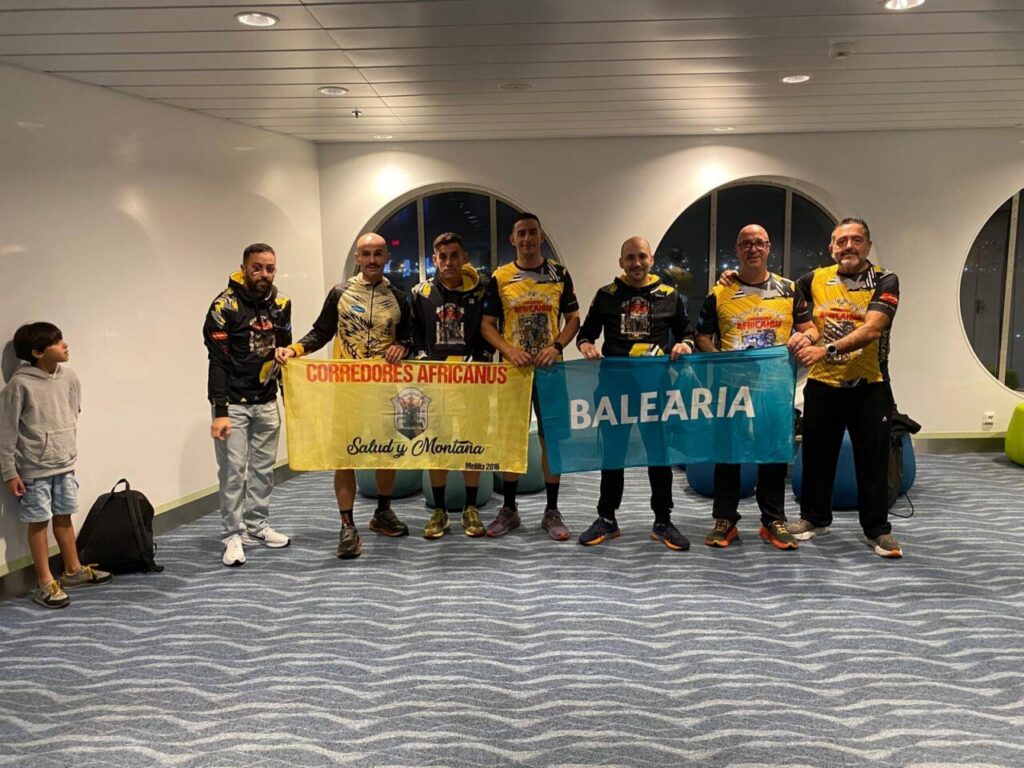 Grupo de corredores del Club Africanus en La Desértica