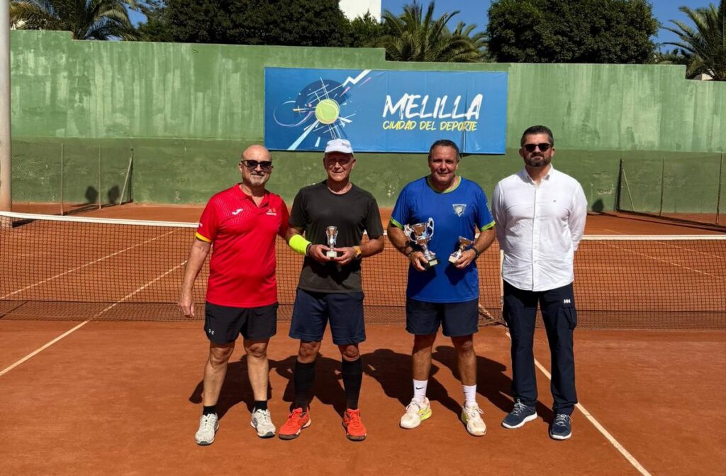 Jugadores premiados en el XI Torneo Internacional de Tenis de Veteranos en Melilla