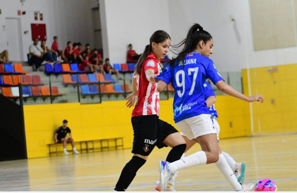 Jugadoras del Melilla Torreblanca en un partido de fútbol sala