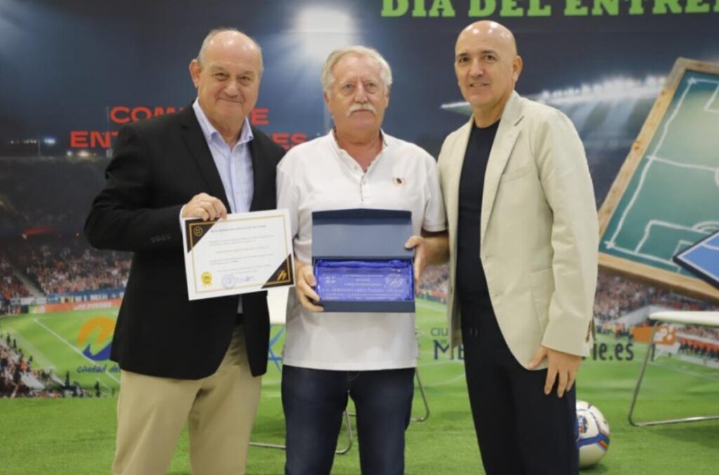 Entrega de premios en el IV Día del Entrenador de la RFMF