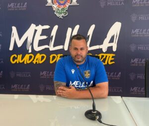 Álex Herrera en rueda de prensa del Nueva Era Melilla F.S.