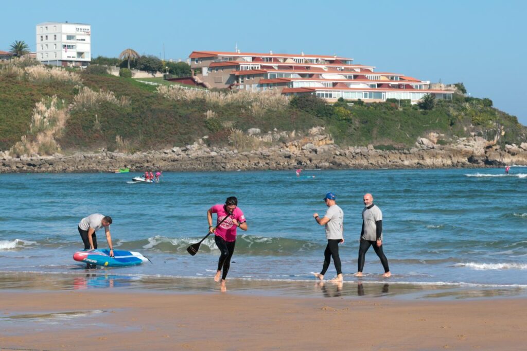Antonio Castellanos corriendo en la playa durante el Campeonato de España de Beach Race