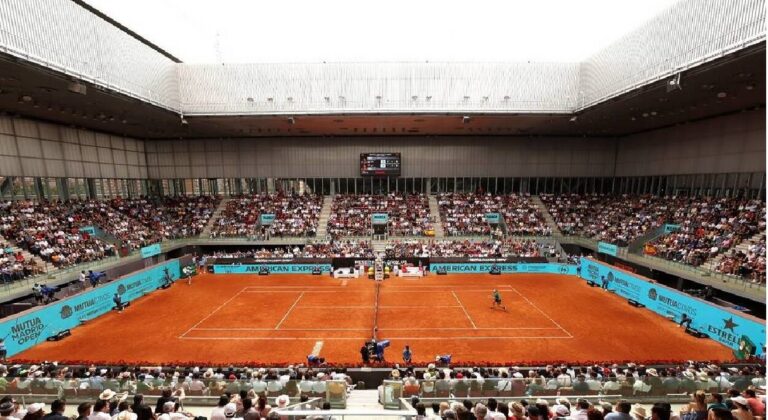Vista del estadio Caja Mágica durante un partido de tenis.
