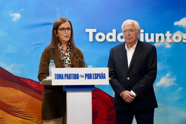 Carmen Fúnez durante una rueda de prensa sobre sanidad pública