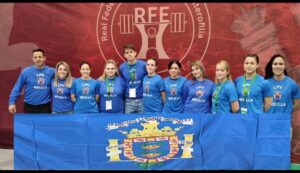 Equipo del Club LPV Melilla en competición de halterofilia