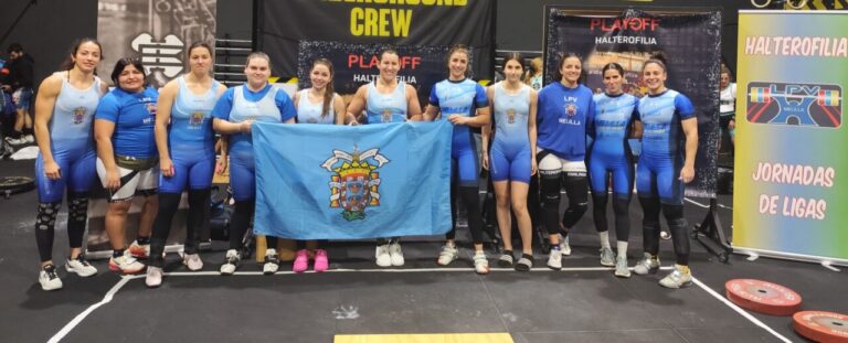 Equipo femenino de halterofilia del Club LPV Melilla en la final de la Liga Nacional