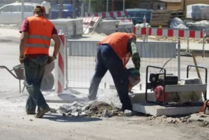 Trabajadores en una obra de construcción en Melilla