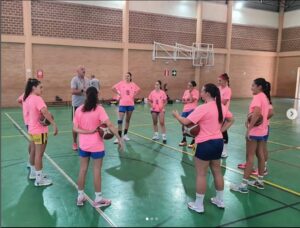 Jugadoras del MCD La Salle Nacional en entrenamiento de baloncesto