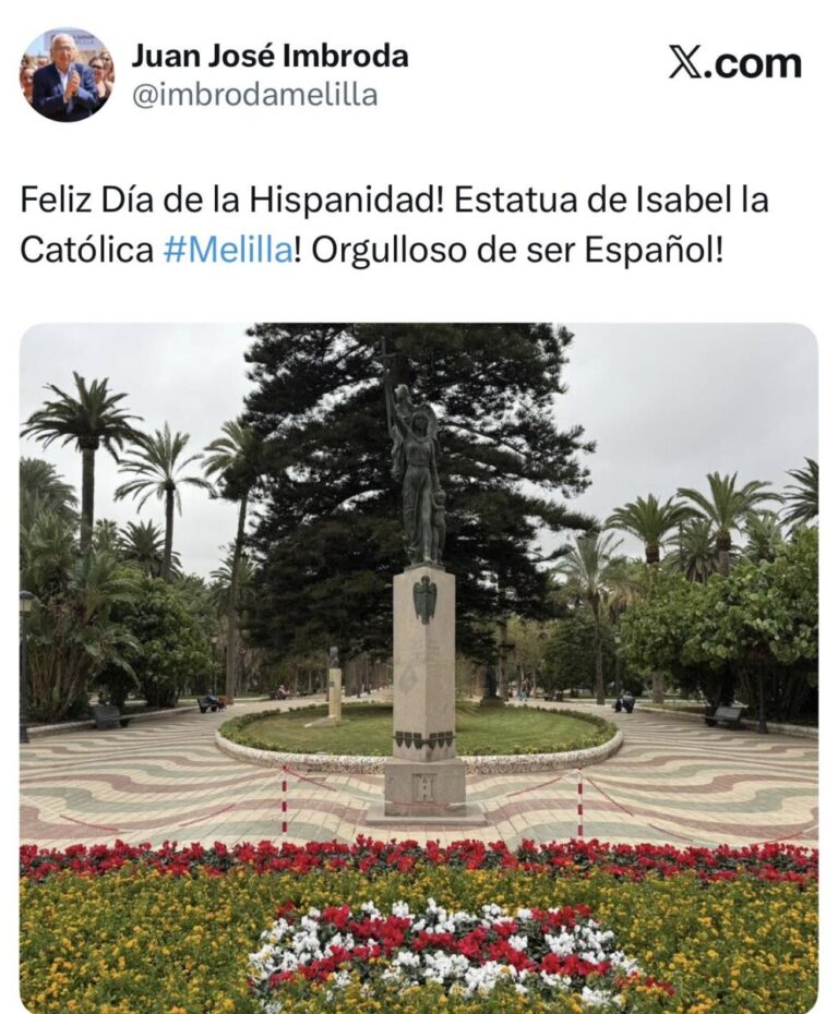Estatua de Isabel la Católica en el Parque Hernández de Melilla