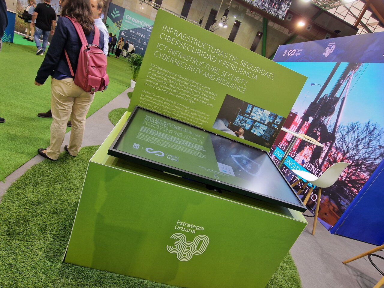 Stand de Greencities 2025 con información sobre infraestructura y ciberseguridad
