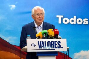 Imbroda durante una conferencia de prensa sobre salud en Melilla.