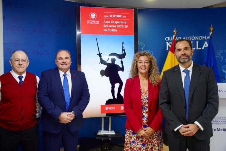 Acto de inauguración del nuevo año académico en Melilla con autoridades académicas.