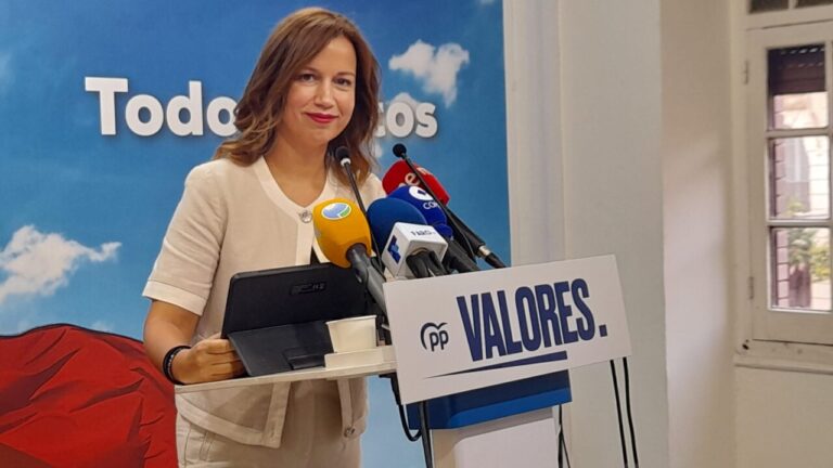 Isabel Moreno del PP en una conferencia sobre sanidad en Melilla