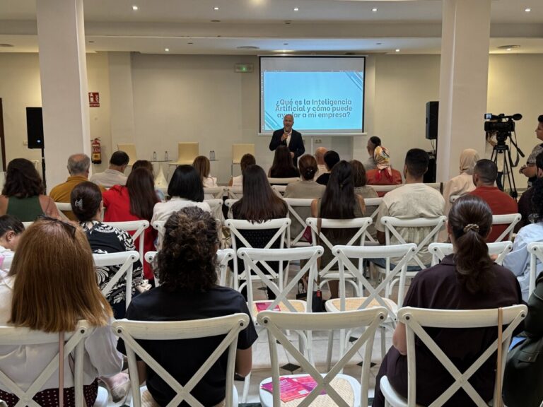 Asistentes a jornada sobre inteligencia artificial en Melilla