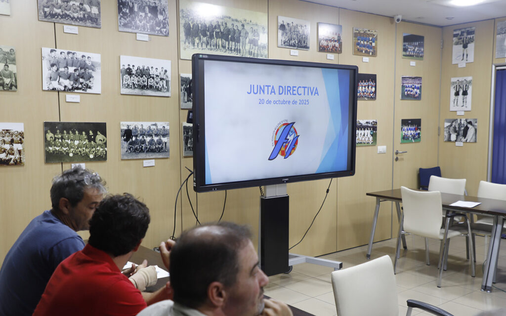 Reunión de la Junta Directiva de la RFMF sobre nuevos campos de fútbol