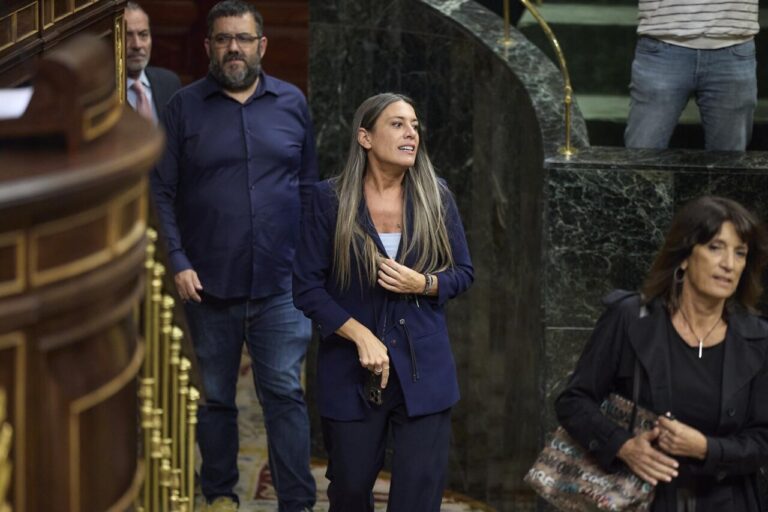 Miriam Nogueras en el Congreso discutiendo sobre la relación con el PSOE