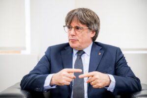 Carles Puigdemont durante una reunión de Junts en Perpignan