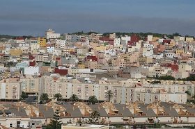 Vista panorámica del barrio La Cañada con edificios coloridos.