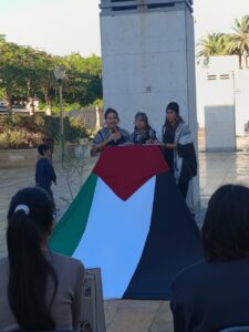 Acto en la Plaza de las Culturas en memoria de niños en Gaza