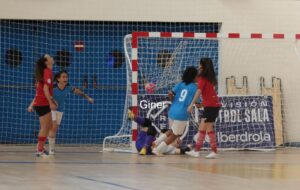 Jugadoras del Melilla Torreblanca en un partido de fútbol sala