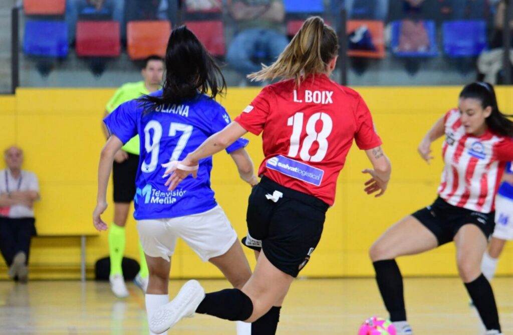 Jugadoras del Melilla Torreblanca en un partido de fútbol sala