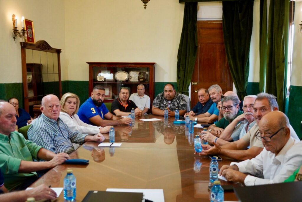 Reunión de la viceconsejera con asociaciones de vecinos en Melilla