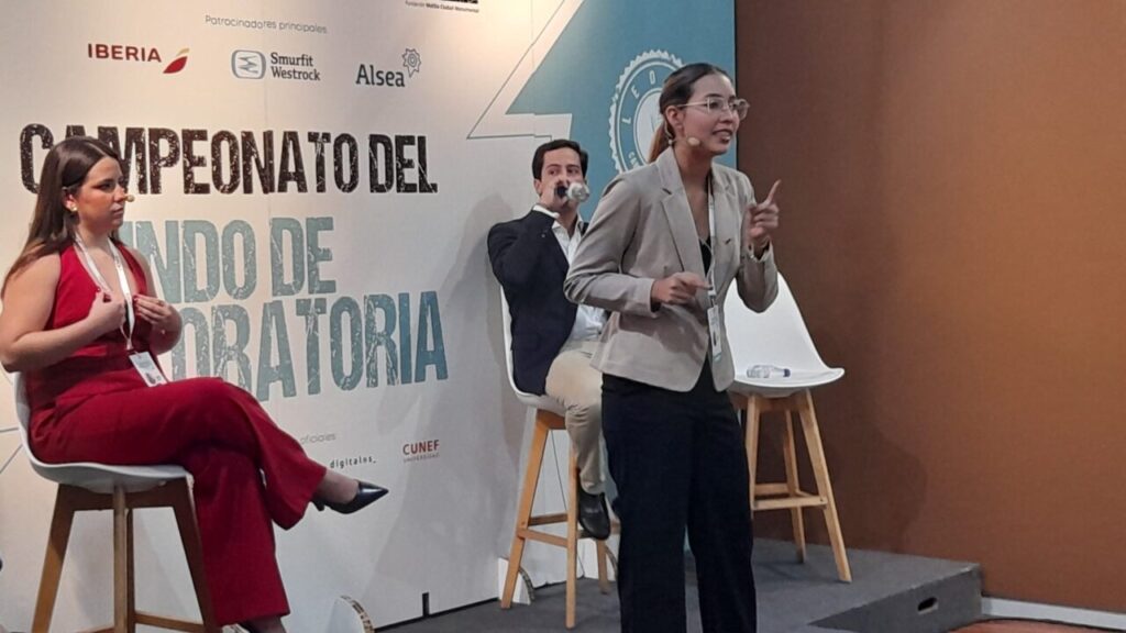 Participantes en la final del Campeonato Mundial de Oratoria en Melilla