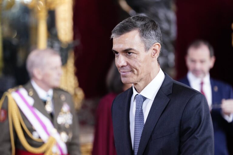 Pedro Sánchez en la cumbre por la paz en Sharm el Sheij