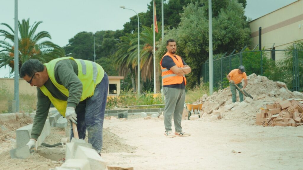 Trabajadores de construcción en un proyecto de Promeco 2000 en Melilla.