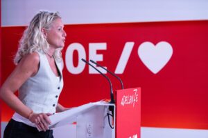Portavoz del PSOE en rueda de prensa sobre pagos en metálico