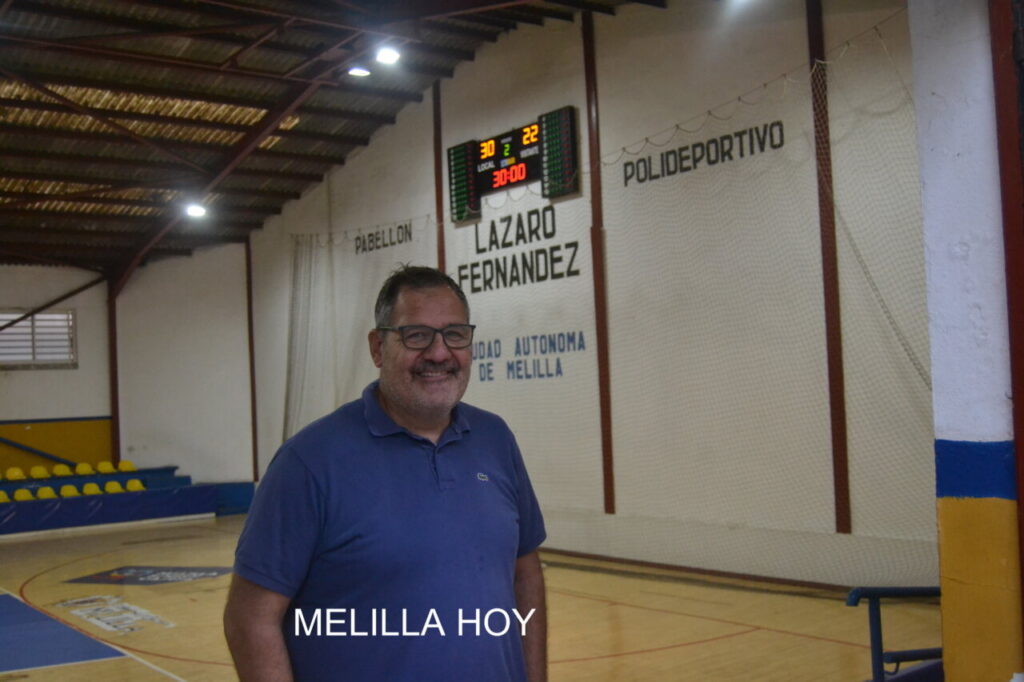 Sasa Kuburovic sonriente en el Pabellón Lázaro Fernández de Melilla