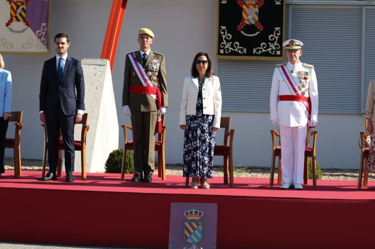 Acto de celebración del 20 aniversario de la UME en Torrejón con autoridades presentes
