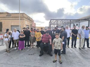 Protesta de vecinos en Batería J por un centro cívico social.