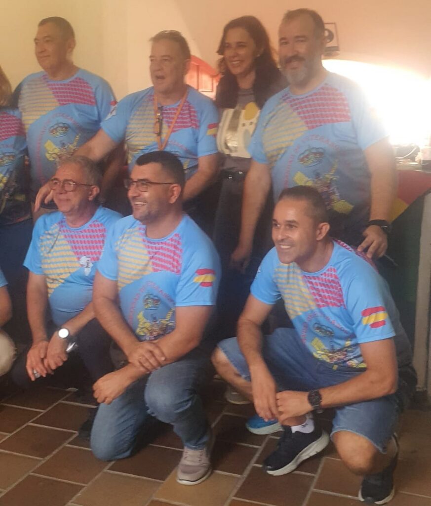 Grupo de veteranos de la Guardia Civil en una comida de hermandad
