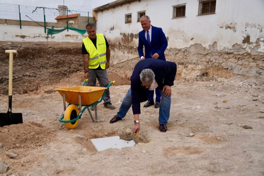 Colocación de la primera piedra para viviendas de protección oficial en Melilla