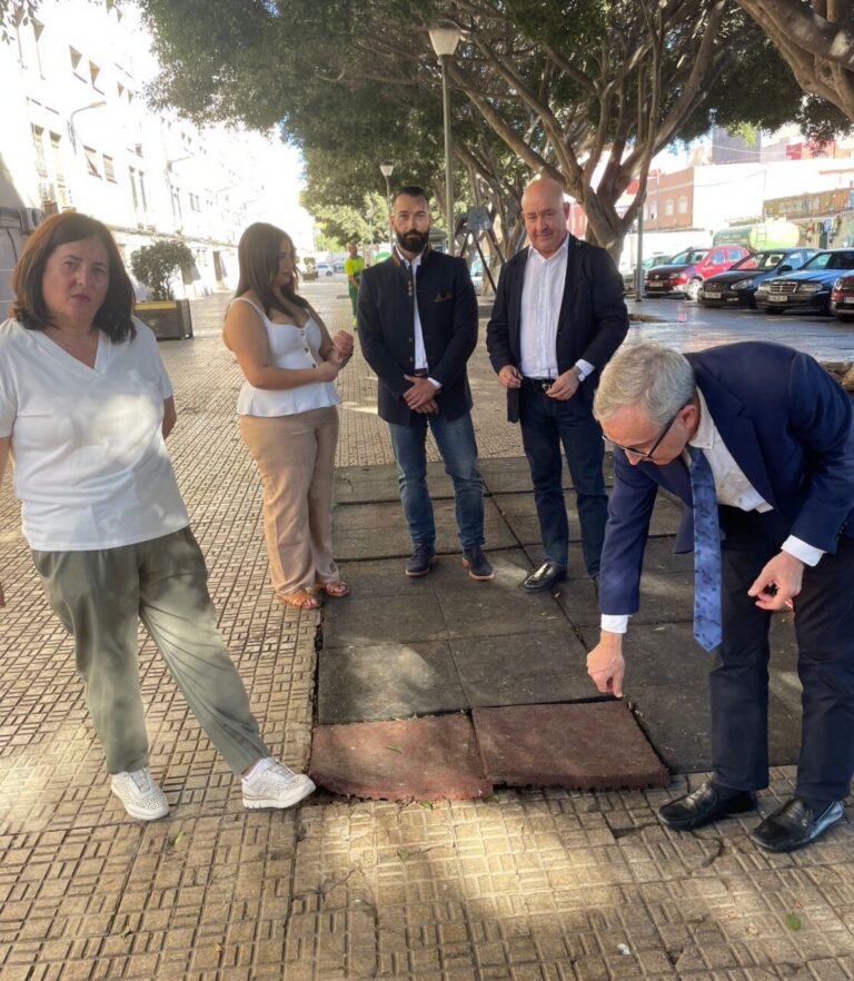 Reunión sobre el estado de los parques infantiles en Melilla