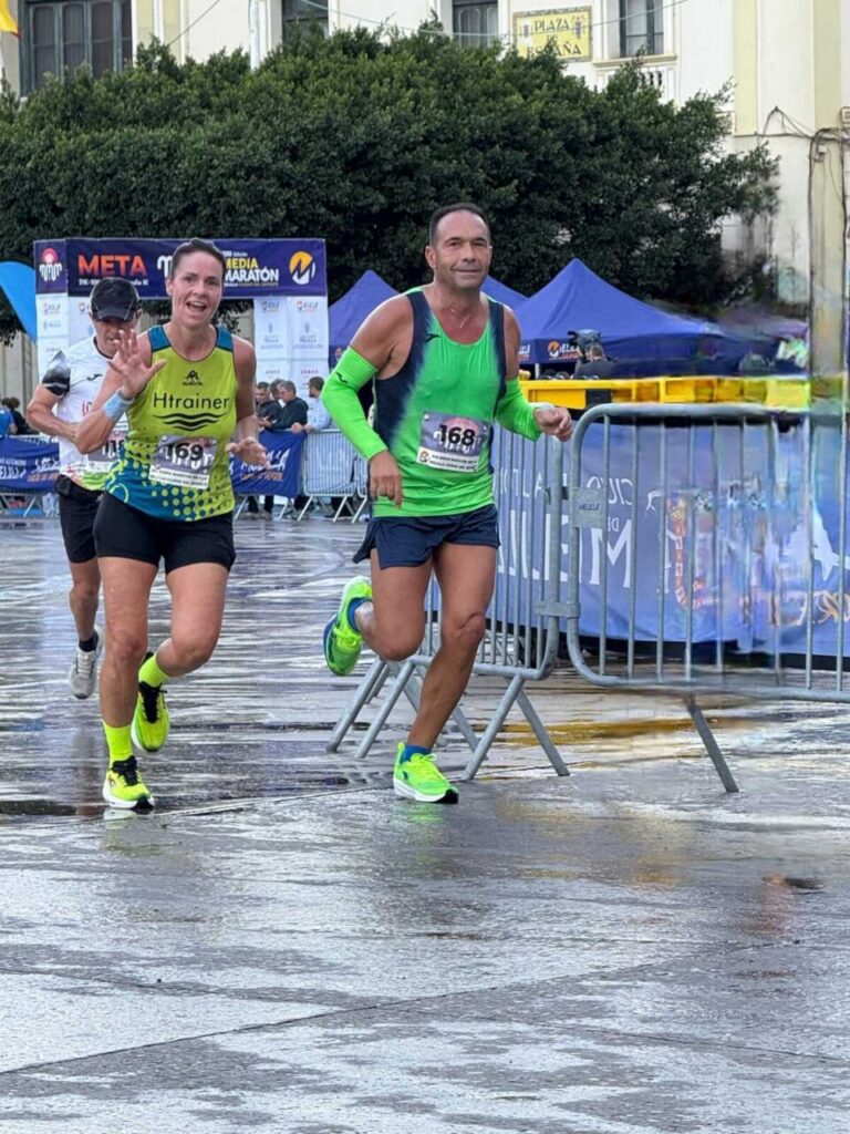 Corredores del Club Deportivo HTrainer en la Media Maratón de Melilla