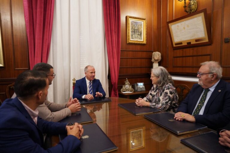 Reunión de la Asociación de Antiguos Alumnos de la Guardia Civil en Melilla