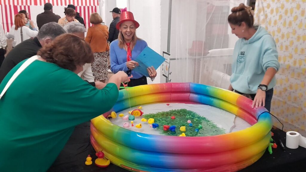 Celebración del 47º cumpleaños de Aulas Culturales con juegos y diversión.