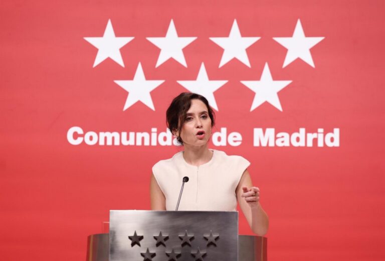 Isabel Díaz Ayuso hablando en la sede del Gobierno de Madrid