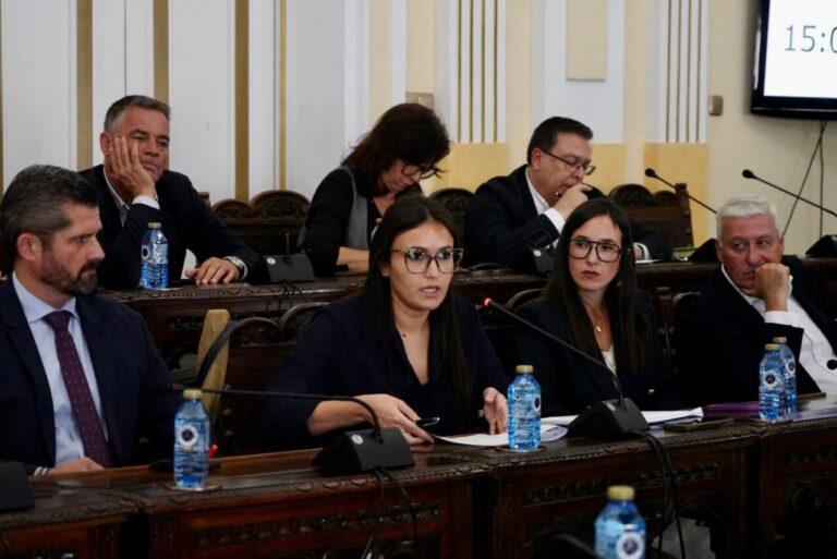 Reunión de la consejera de Políticas Sociales en la Asamblea