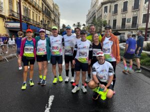 Grupo de corredores del Club Deportivo HTrainer en la Media Maratón