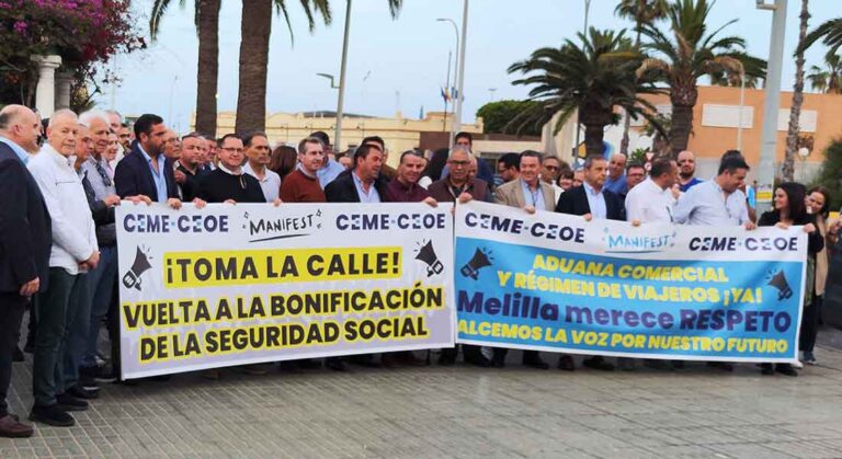 Manifestación en Melilla pidiendo la vuelta de bonificaciones a la Seguridad Social