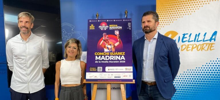 Conchi Suárez junto a dos personas en evento de media maratón