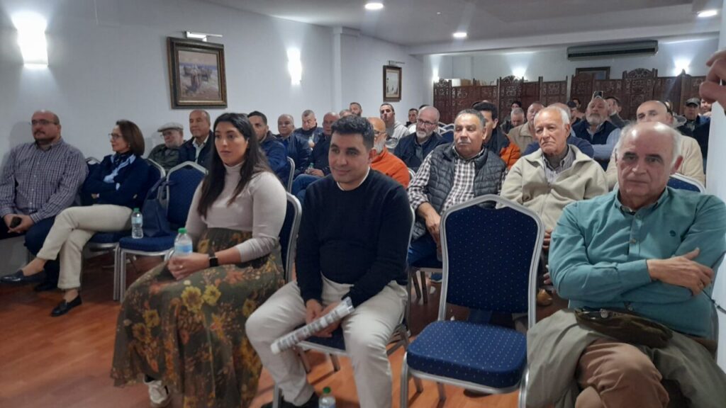 Asistentes a la conferencia sobre derechos de la población amazigh en Melilla