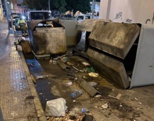 Contenedores de basura dañados y vandalizados en Melilla