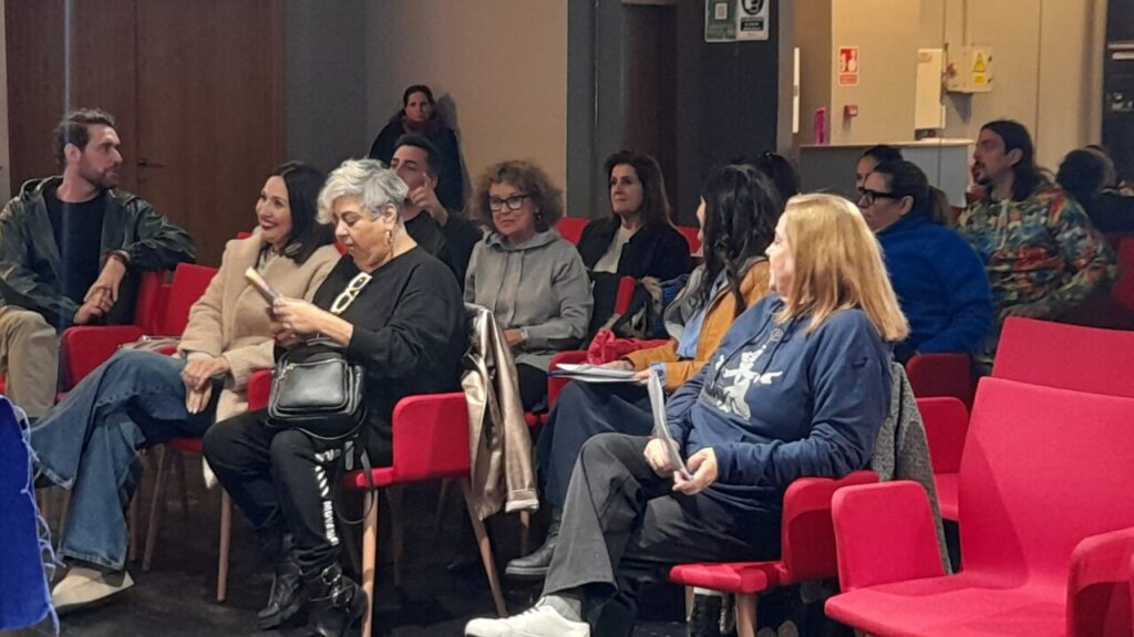 Grupo de actores melillenses en una clase de interpretación